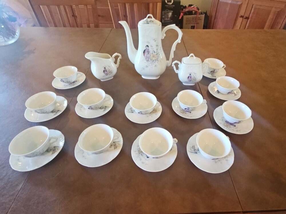 Vintage Vista Alegre Porcelain Tea and Coffee Service 26 piece Set Geisha Moti